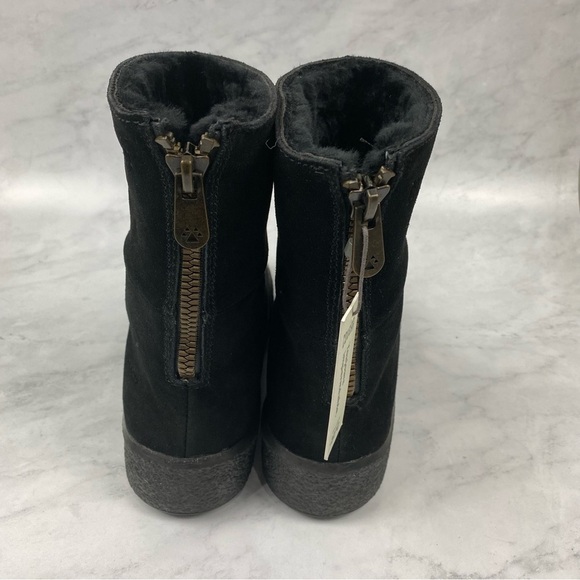 Cougar: Button Sueded Genuine Lambswool Waterproof Short Winter Boots Size 7 NWT - Picture 3 of 9